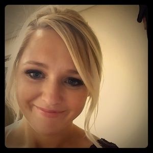 Meet your Posher, Macy